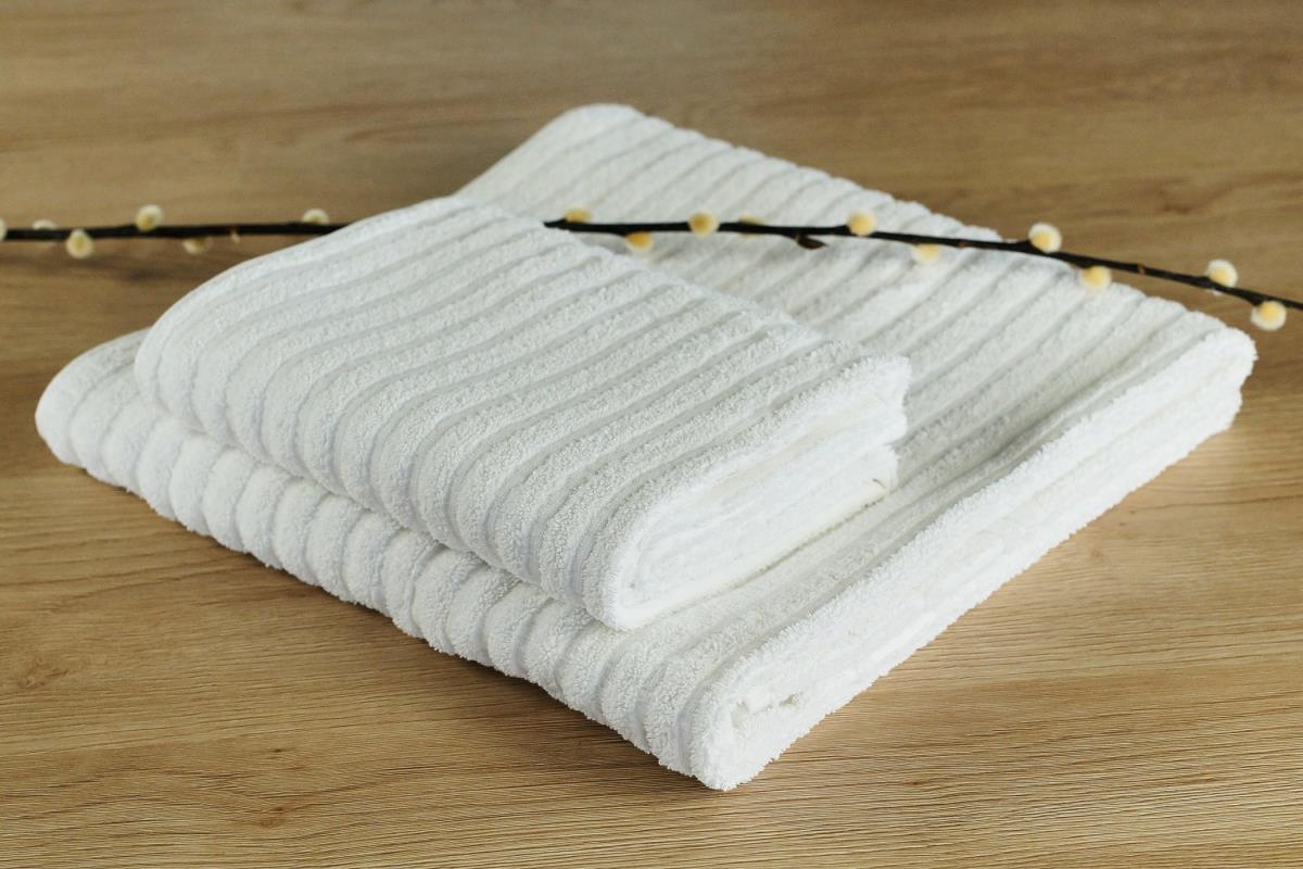 C - Froté osuška Premium biela, 70 x 140 cm, 550 g/m2 C - Froté osuška Premium biela, 70 x 140 cm, 550 g/m2